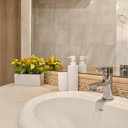 Golden Breeze By Linas Apartment *