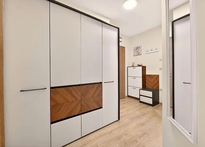 Golden Breeze Apartman *